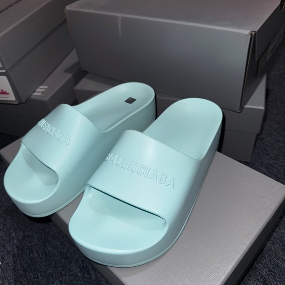 Balenciaga Chunky Slides - Picture 1 of 4